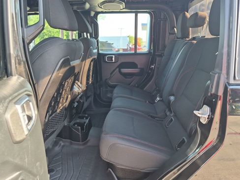 Used 2020 Jeep Gladiator Rubicon w/ Cold Weather Group AWD/4WD image 21