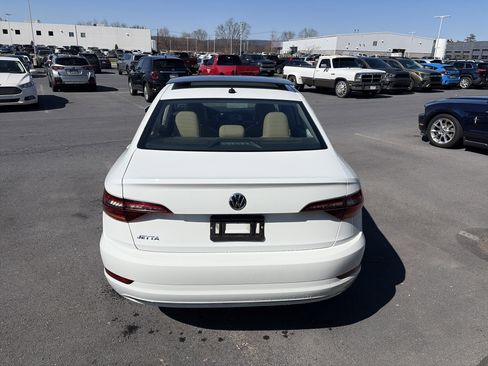 Used 2019 Volkswagen Jetta SE image 5