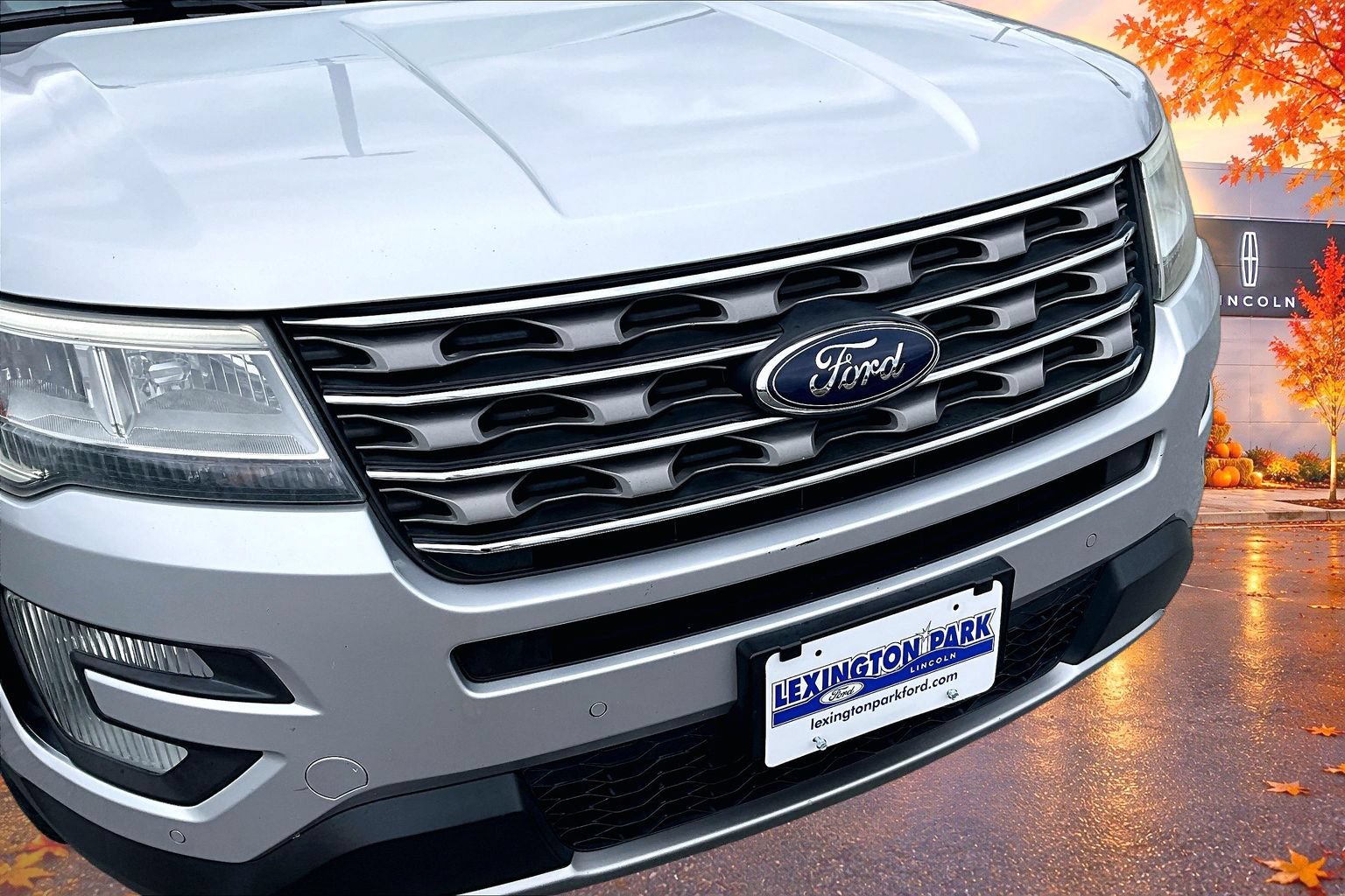Used 2016 Ford Explorer XLT w/ Equipment Group 202A AWD/4WD image 34