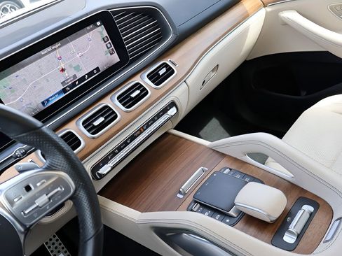 Used 2022 Mercedes-Benz GLS 450 4MATIC image 20