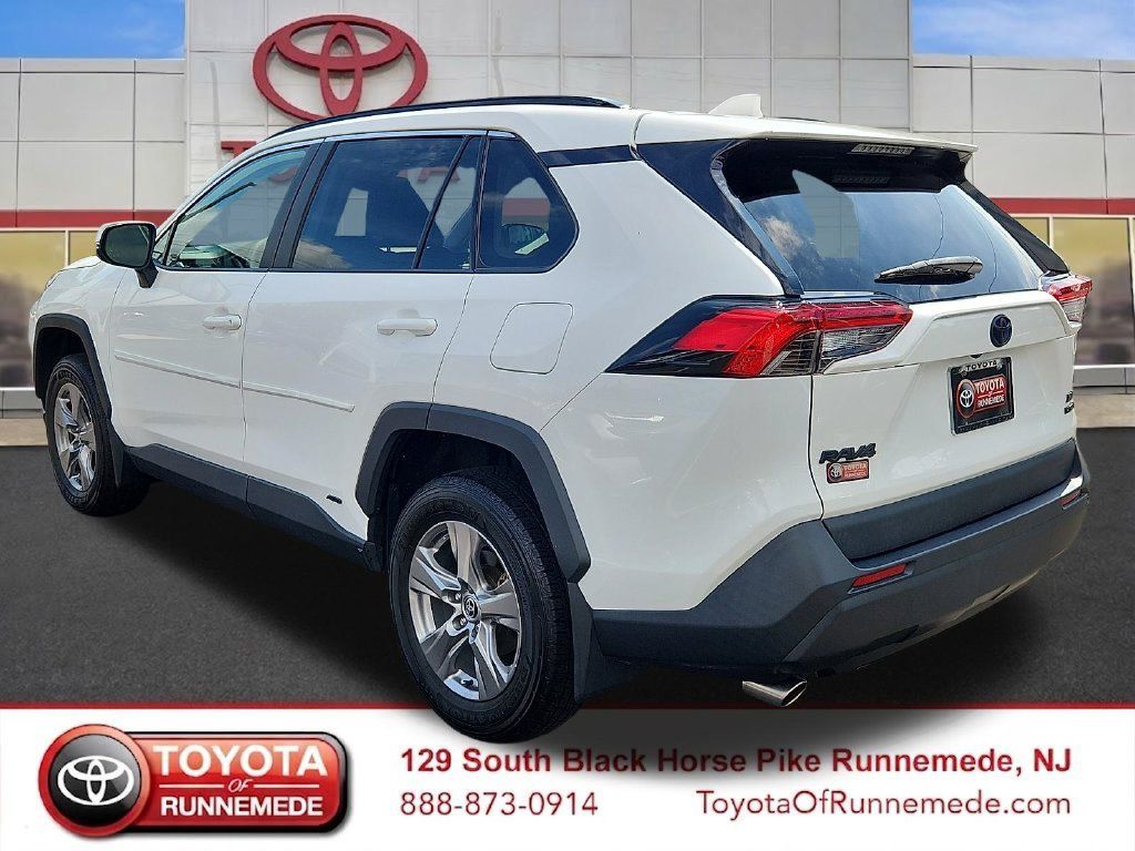 Certified 2023 Toyota RAV4 XLE w/ XLE Grade Weather Package AWD/4WD image 4