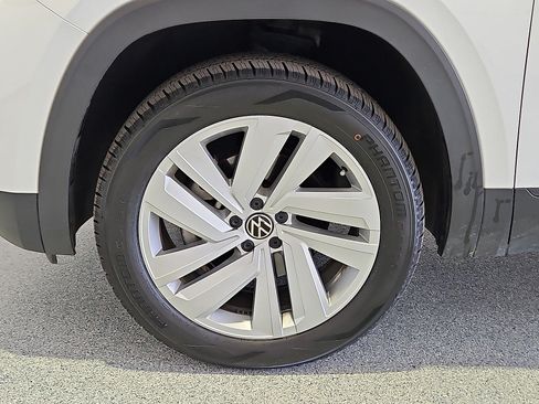 Used 2023 Volkswagen Atlas Cross Sport SE FWD image 11