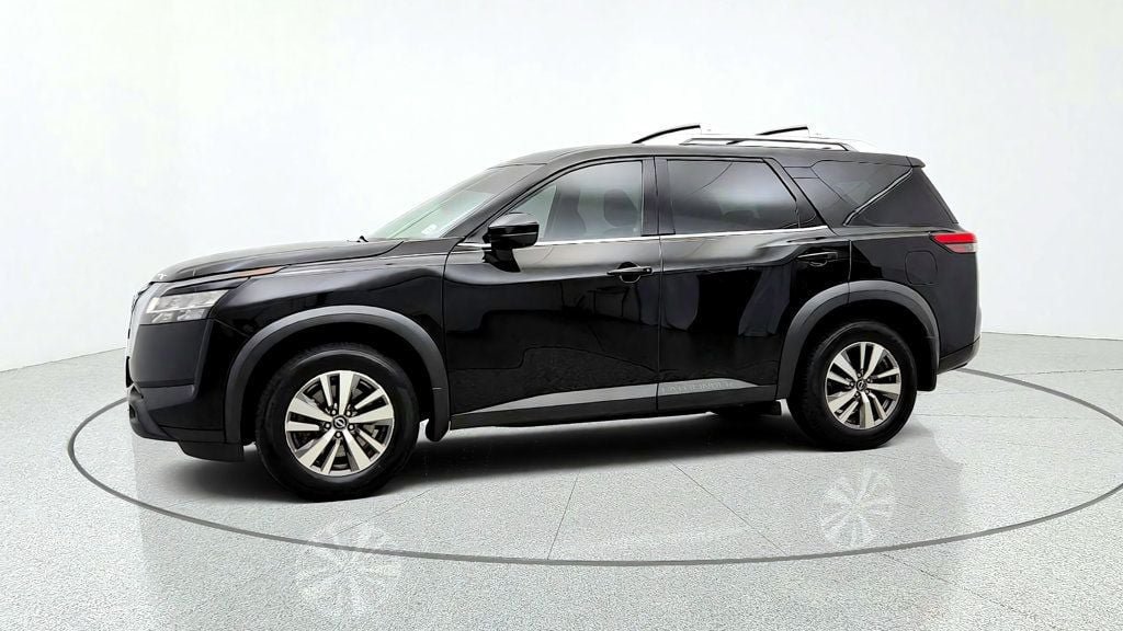 Used 2022 Nissan Pathfinder SL AWD/4WD image 8