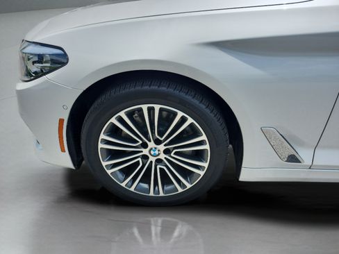 Used 2020 BMW 530i xDrive w/ Premium Package AWD/4WD image 9