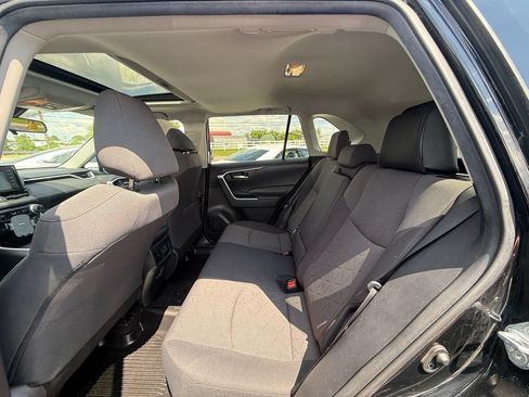 Used 2019 Toyota RAV4 XLE w/ Convenience Package AWD/4WD image 19