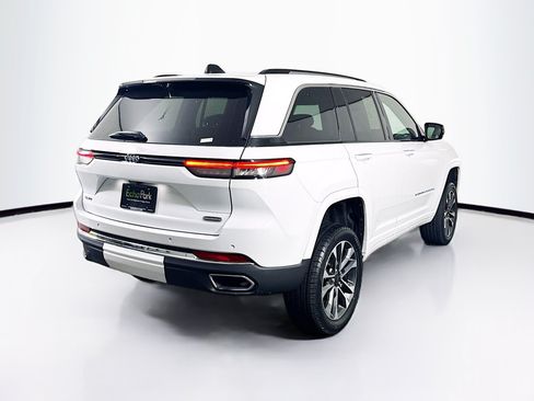 Used 2023 Jeep Grand Cherokee Overland w/ Advanced Protech Group III AWD/4WD image 9