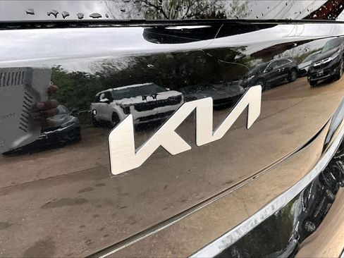 Used 2023 Kia Soul LX image 10