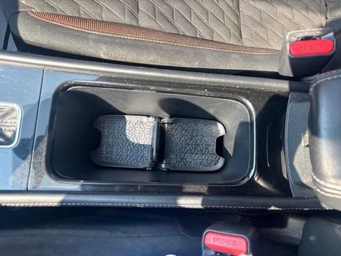 Used 2021 Nissan Kicks SR FWD image 18