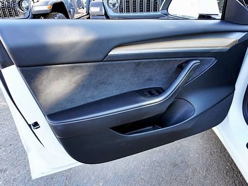 Used 2023 Tesla Model 3 Standard Range RWD image 29