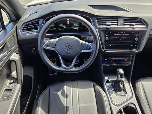 Used 2023 Volkswagen Tiguan SE R-Line image 15