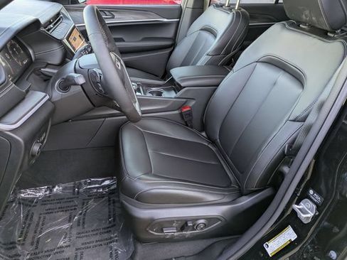 New 2026 Jeep Grand Cherokee Limited w/ Limited Altitude Package AWD/4WD image 14