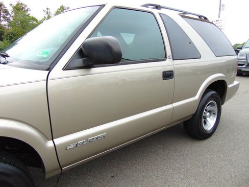 Used 2002 Chevrolet Blazer LS w/ Preferred Equipment Group image 29