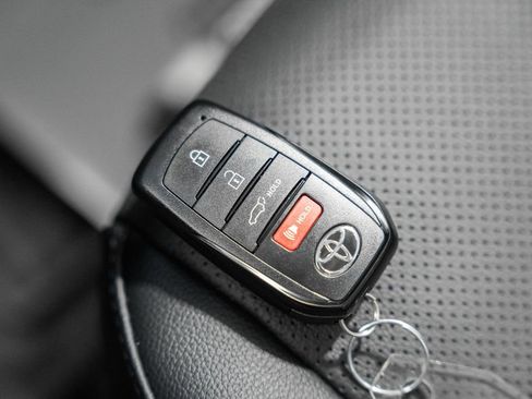 New 2026 Toyota Highlander Platinum image 49