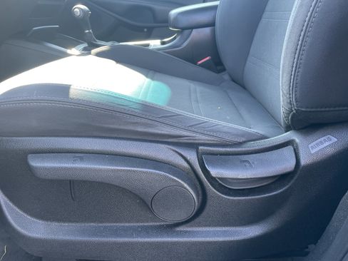 Used 2017 Kia Sorento LX image 39