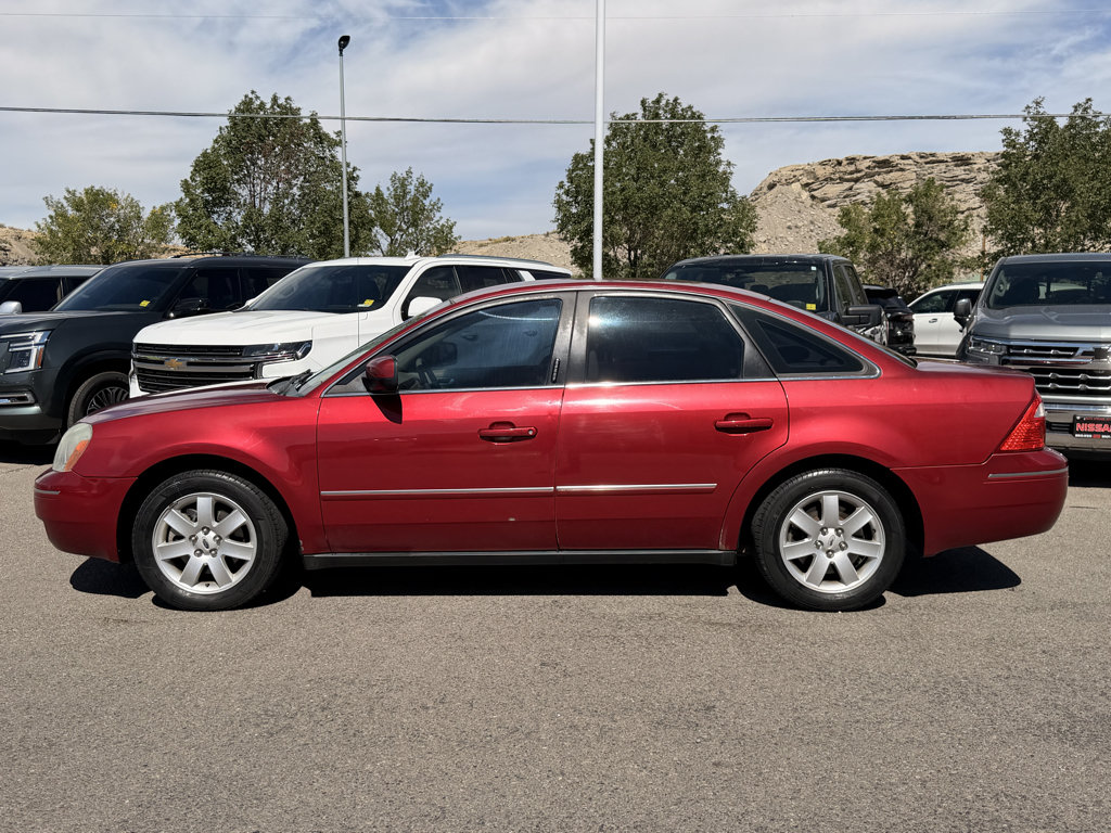 Used 2005 Ford Five Hundred SEL AWD/4WD image 2