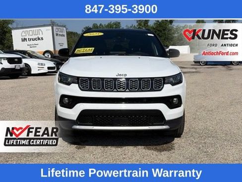 Used 2025 Jeep Compass Limited AWD/4WD image 2