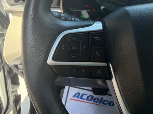 Used 2024 Toyota Sienna XLE w/ XLE Plus Package FWD image 15