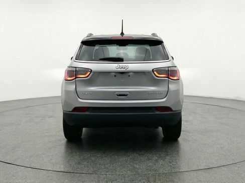 Used 2025 Jeep Compass Limited image 7