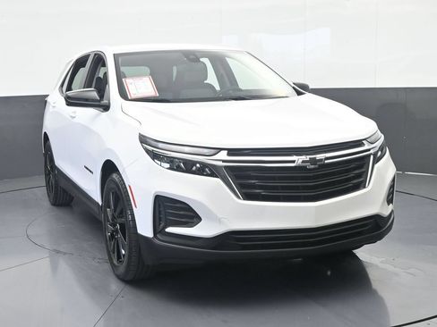 Used 2024 Chevrolet Equinox LS w/ Sport Edition FWD image 9