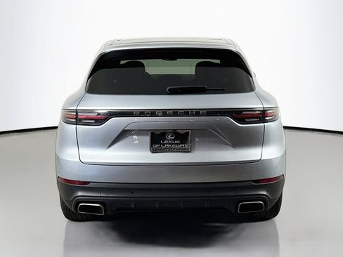 Used 2023 Porsche Cayenne AWD/4WD image 6
