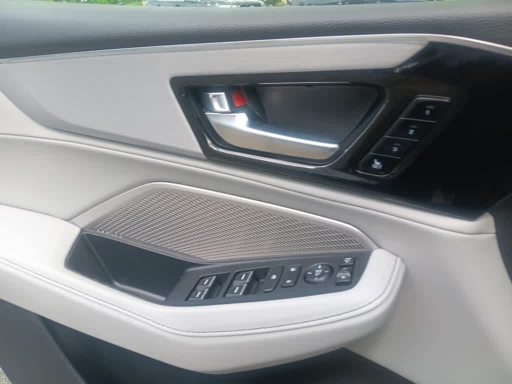 Used 2024 Acura MDX w/ Technology Package AWD/4WD image 15