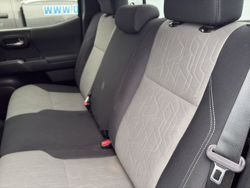 Used 2022 Toyota Tacoma TRD Sport image 22