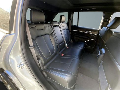New 2026 Jeep Grand Cherokee Limited image 10