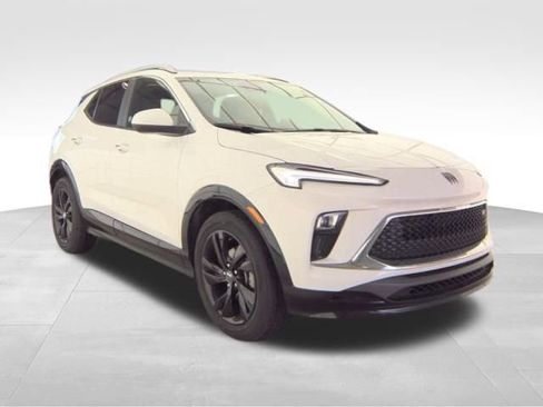 Used 2024 Buick Encore GX Sport Touring w/ Comfort Package image 8