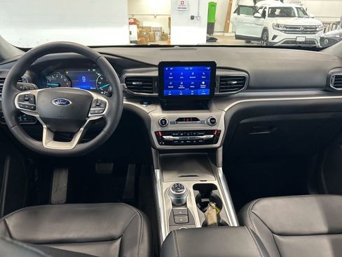Used 2023 Ford Explorer XLT w/ Equipment Group 202A AWD/4WD image 6