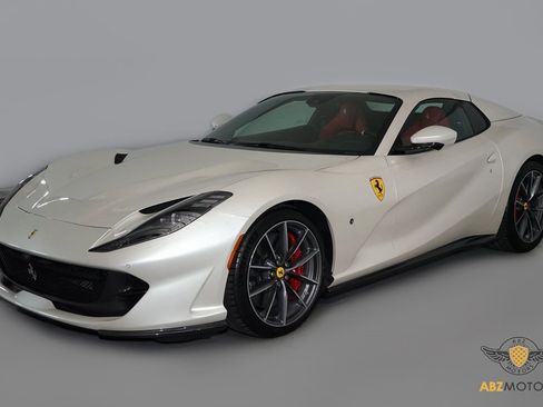 Used 2023 Ferrari 812 GTS image 3