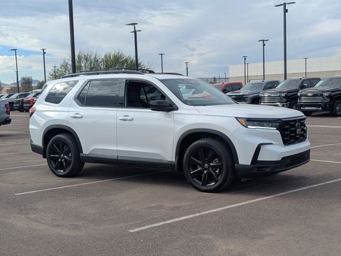 Used 2025 Honda Pilot Black Edition image 7