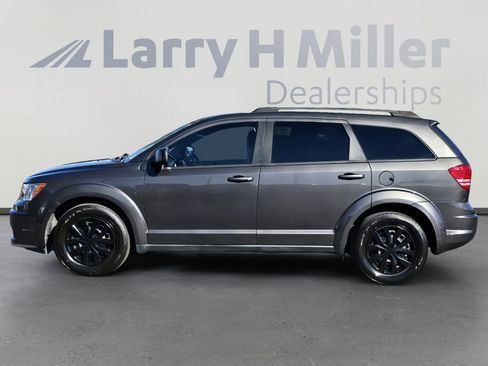 Used 2019 Dodge Journey SE image 2