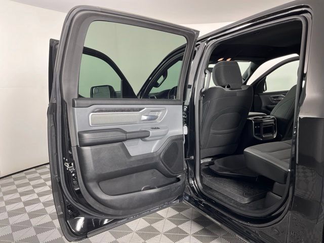 Used 2022 RAM 1500 Big Horn AWD/4WD image 44