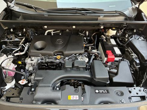 Used 2023 Toyota RAV4 XLE Premium FWD image 9