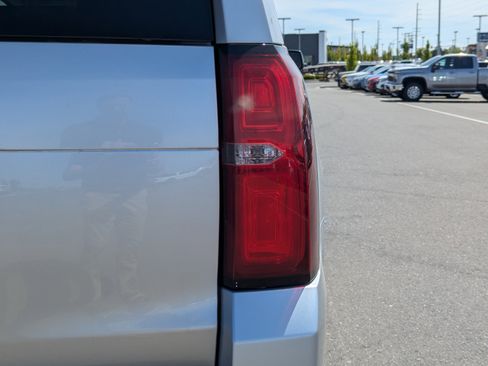 Certified 2020 Chevrolet Suburban LT AWD/4WD image 50