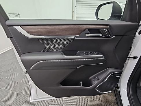 New 2026 GMC Acadia Denali w/ Super Cruise Package image 30