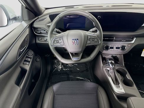 Used 2025 Buick Envista Preferred w/ Convenience I Package image 22