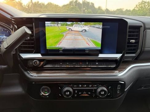 Used 2023 Chevrolet Silverado 1500 LT AWD/4WD image 19