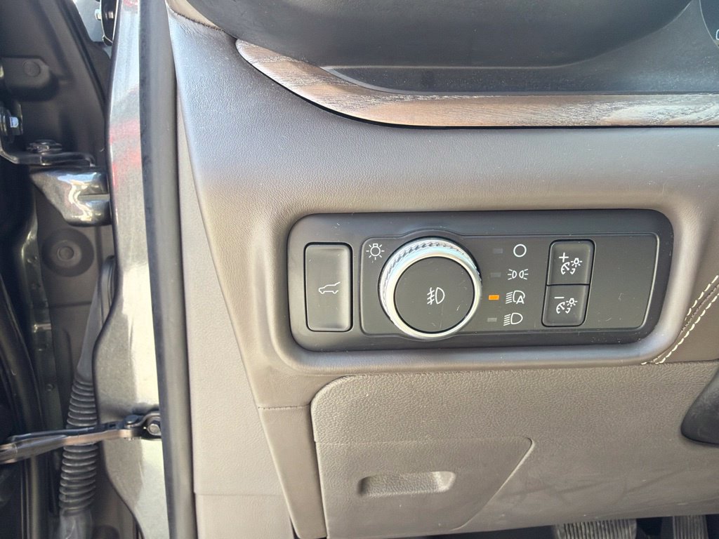 Used 2020 Ford Explorer Platinum w/ Premium Technology Package AWD/4WD image 14
