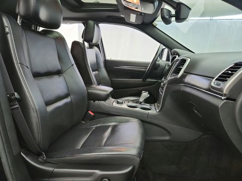 Used 2018 Jeep Grand Cherokee Limited AWD/4WD image 29