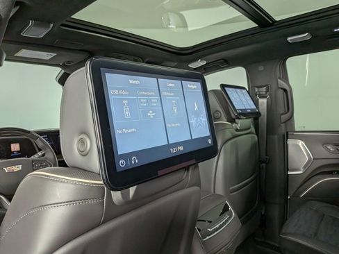 Certified 2021 Cadillac Escalade Sport Platinum image 29