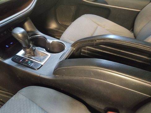 Used 2018 Toyota Highlander LE image 26