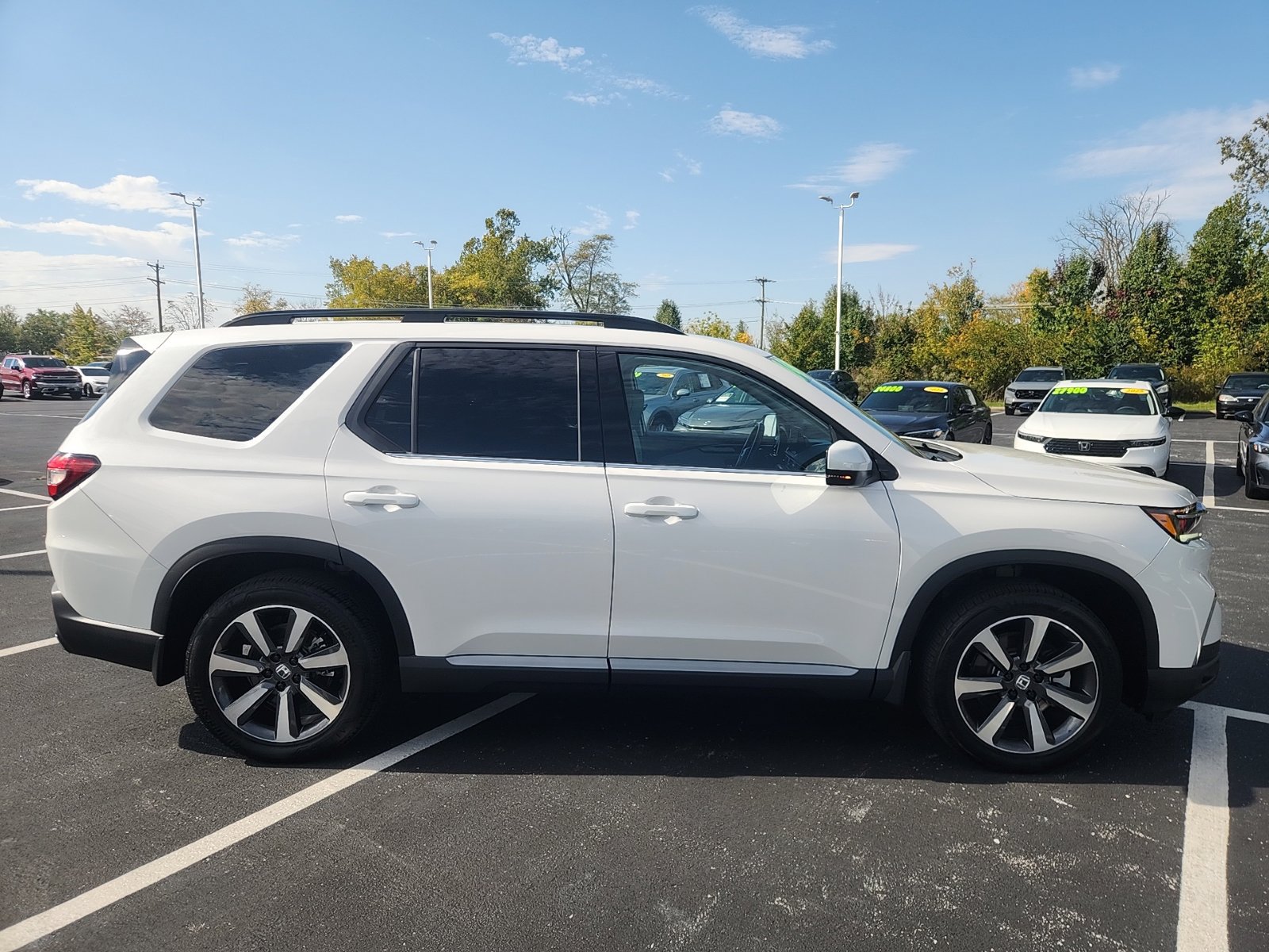 Used 2025 Honda Pilot Touring image 10