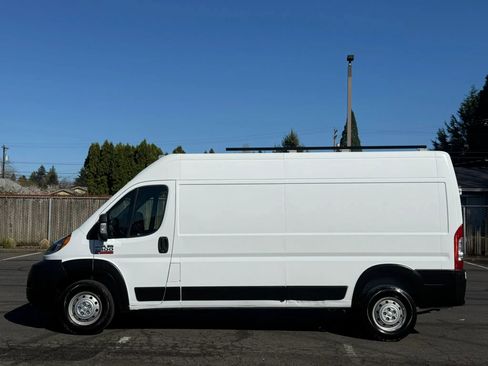 Used 2020 RAM ProMaster 2500 image 2