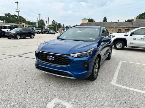 Certified 2023 Ford Escape ST-Line Select w/ Tech Pack #2 AWD/4WD image 5