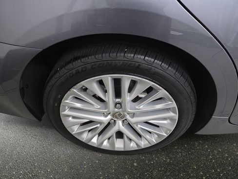Used 2014 Lexus ES 350 w/ Luxury Package FWD image 32