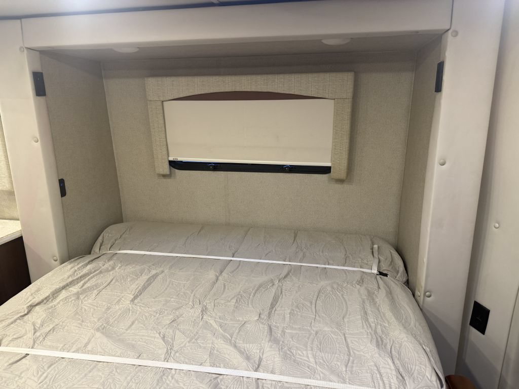Used 2017 Mercedes-Benz Sprinter 3500 image 84