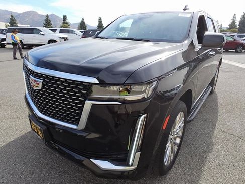 Used 2022 Cadillac Escalade Premium Luxury image 5