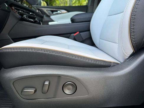 New 2026 Chevrolet Traverse High Country w/ LPO, Floor Liner Package FWD image 14