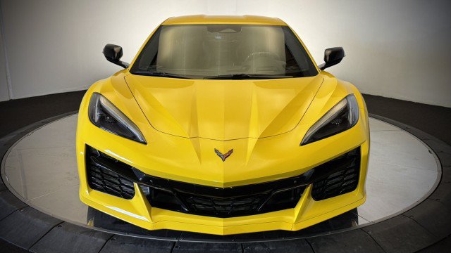 Used 2025 Chevrolet Corvette E-Ray w/ Stealth Interior Trim Package AWD/4WD image 20